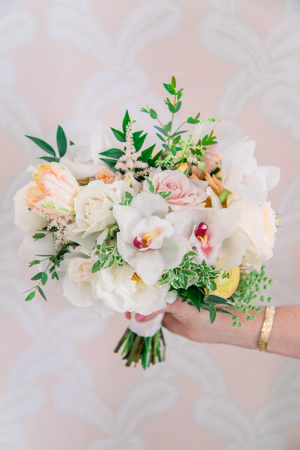 bouquet for stylenav by winston and main - elizabeth burgi photography.jpg