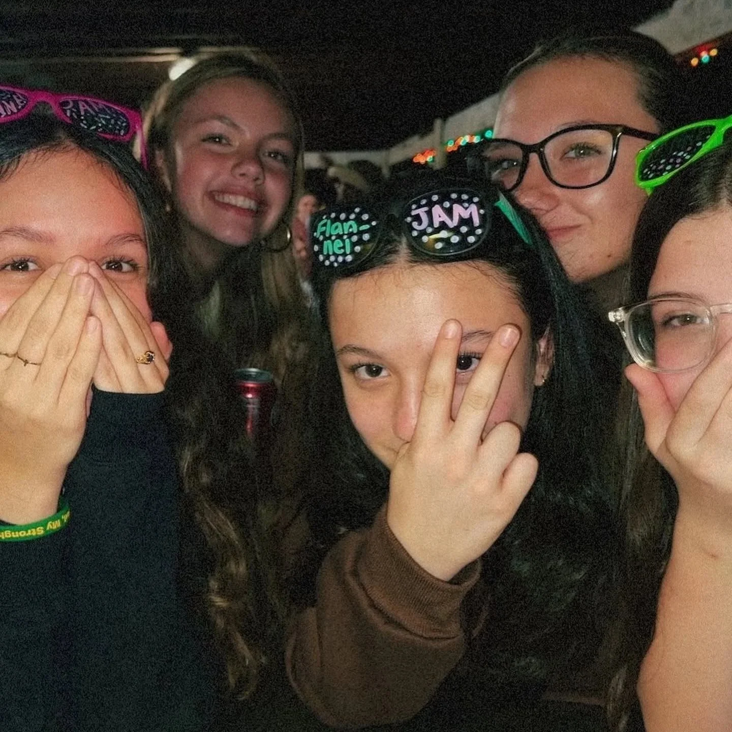 fjam2024_glassesgroup.jpg
