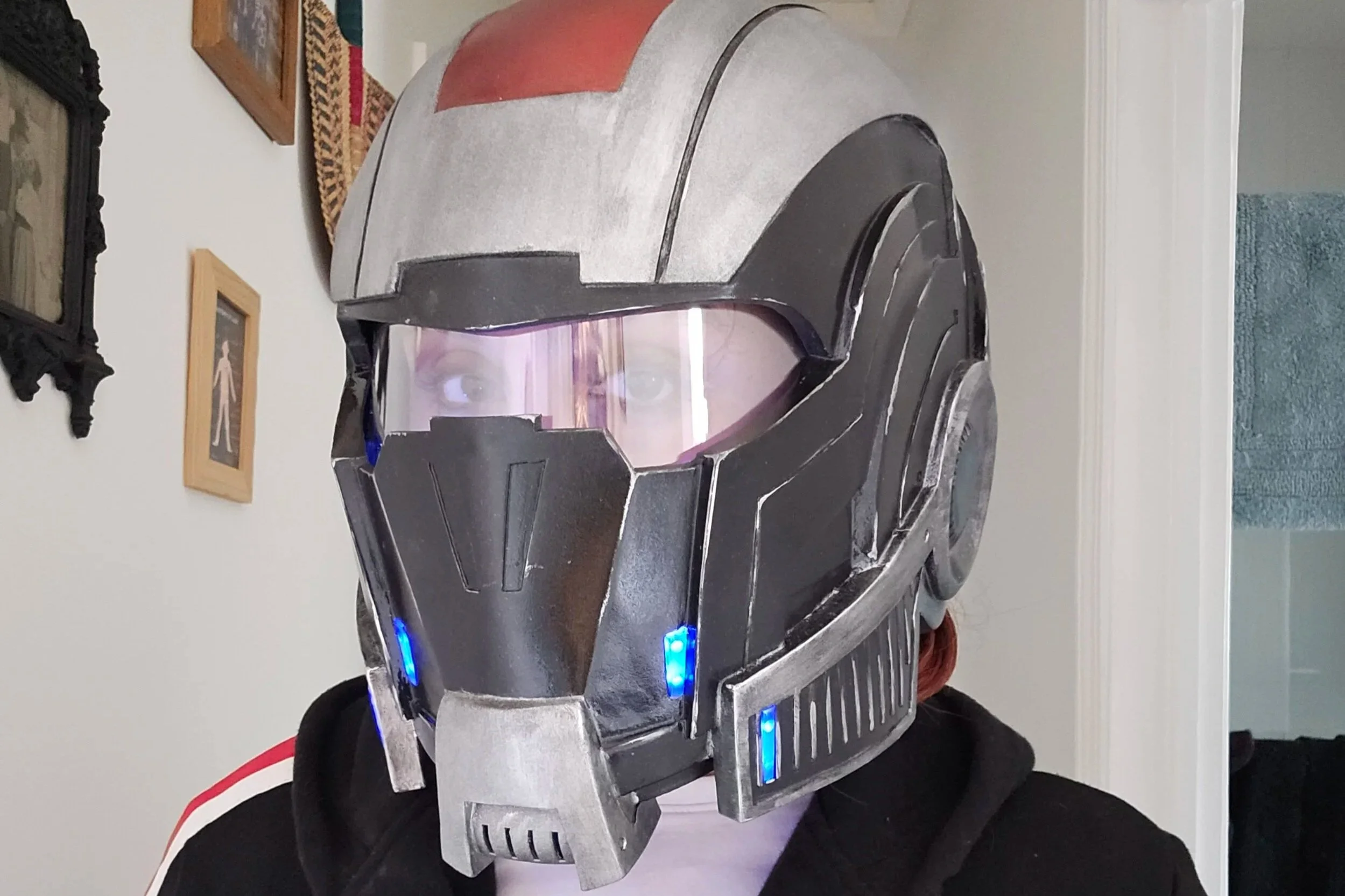N7Helmet_01.jpg
