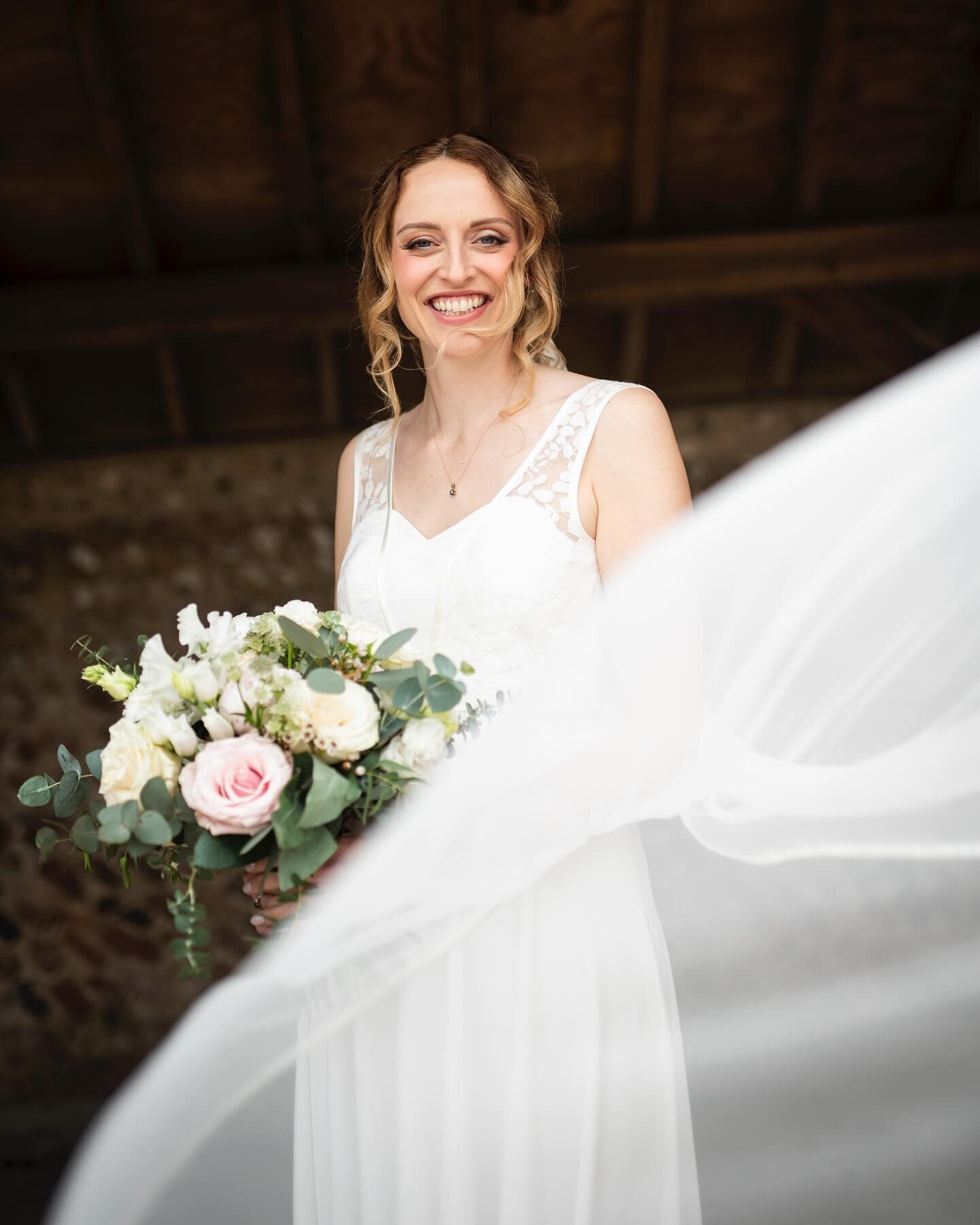 Steph &hellip; such a relaxed morning getting ready with her lovely family at the stunning Flint Barns @rathfinnyestate 

The time on a wedding morning just goes in a flash&hellip; so it is always good to plan a little breathing space when all the pr