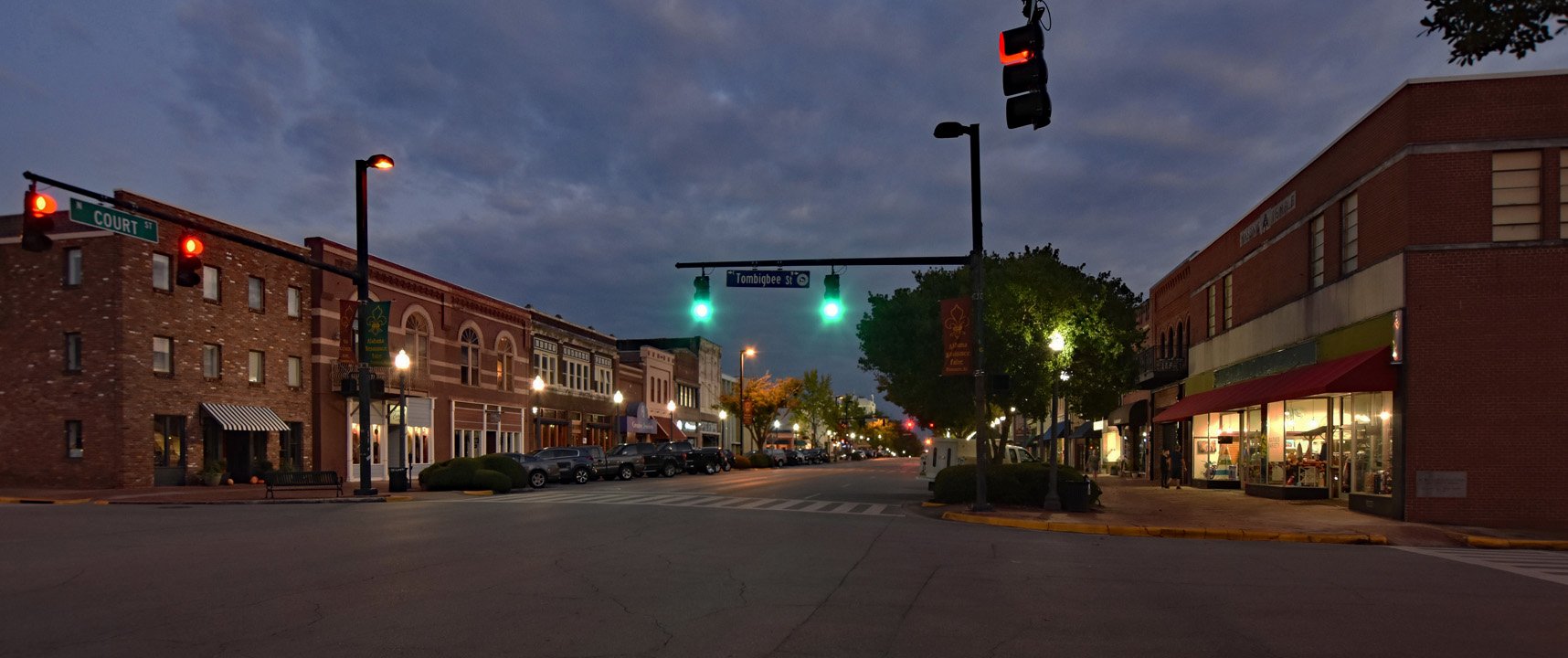 Solitude on Court Street4720.jpg