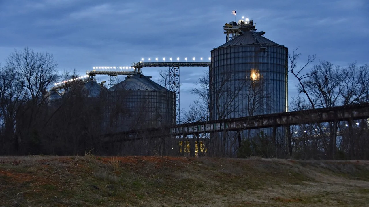 Grainery Containers by the Port of Florence4720.jpg