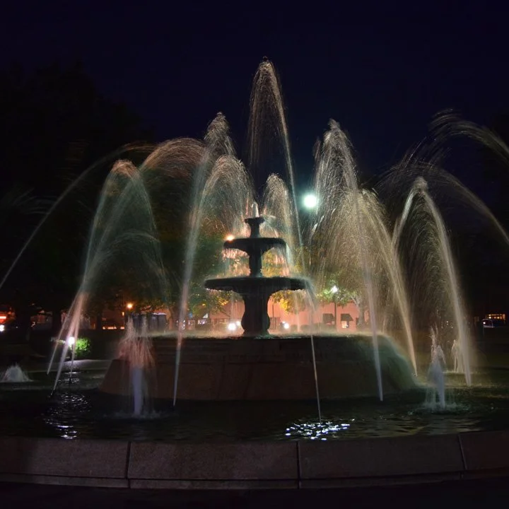 Wilson Park Fountain at Night720.jpg