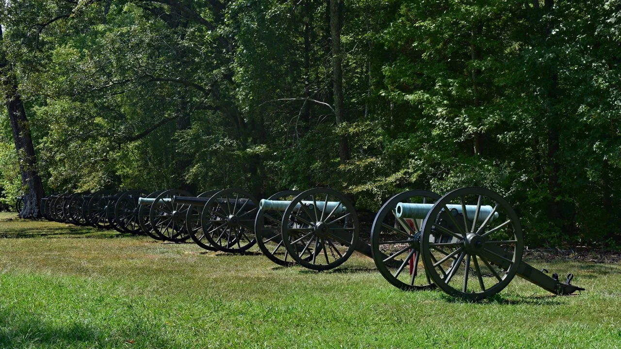 Cannon Battery at Shiloh National Battlefield4720.jpg