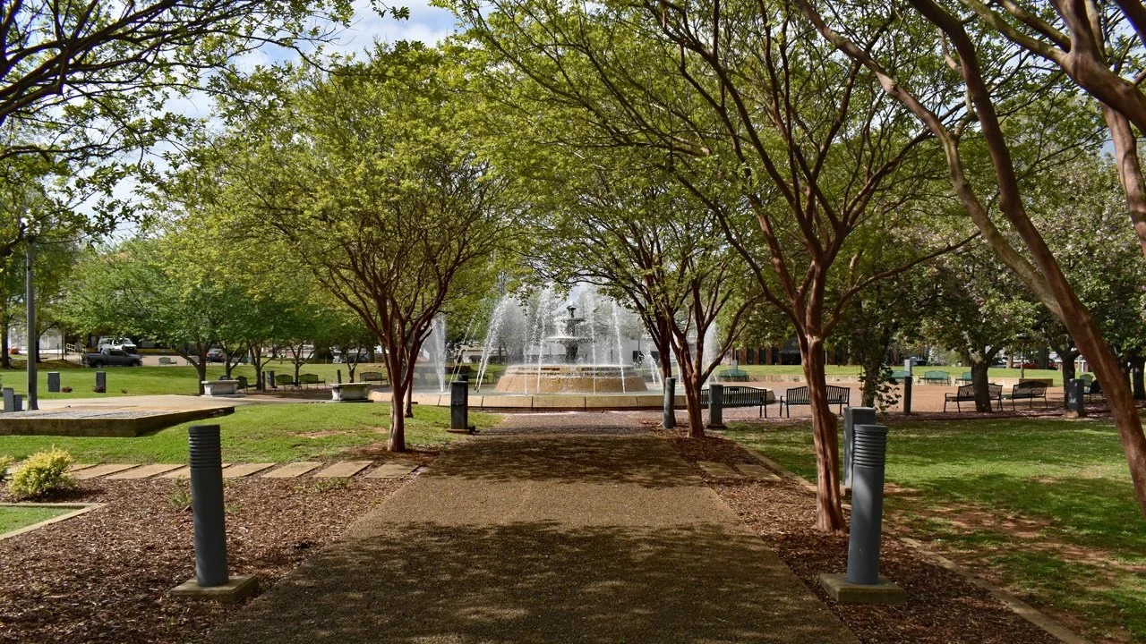Pathway to the Fountain2720.jpg