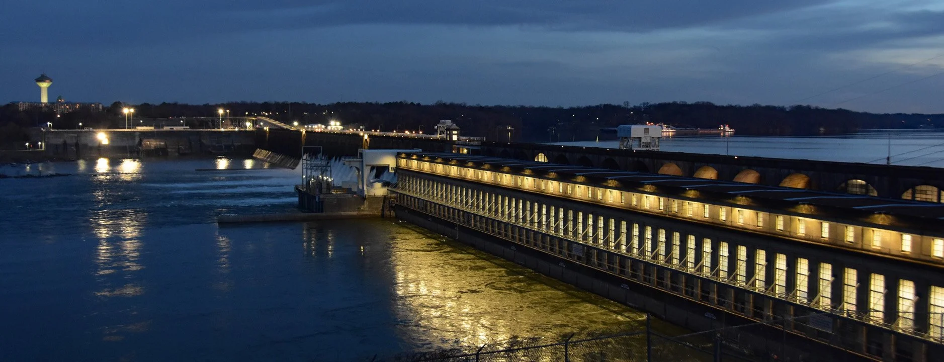 Dawn by the Dam720.jpg