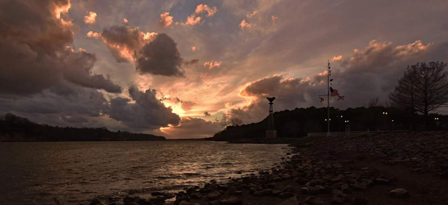 Monochromatic Sunset by the Marina12720.jpg