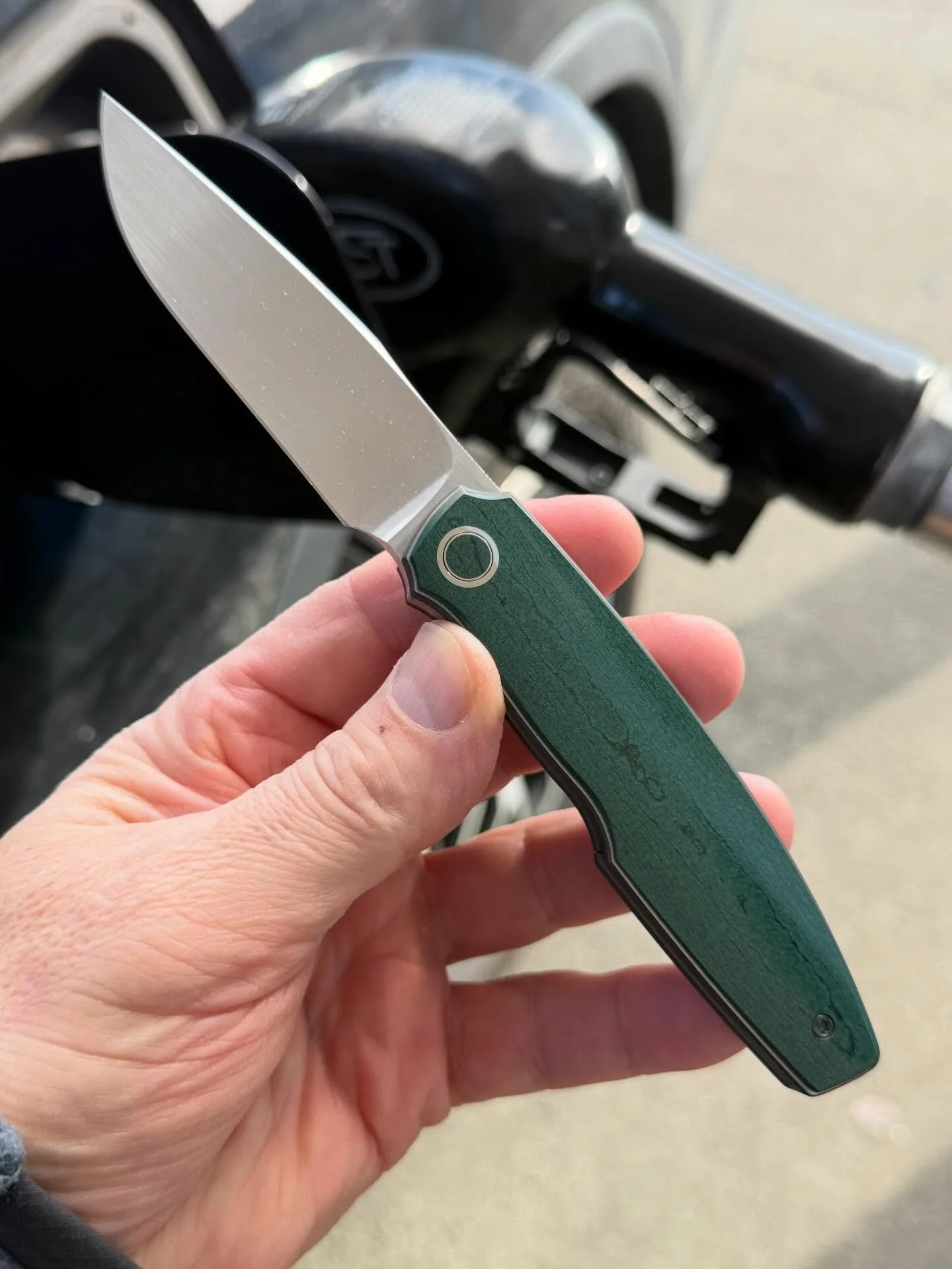 Andy spent the week in the presence of greatness. @clark_handmade_knives are among the best in the world and a week carrying these beauties raises the spirits and fuels the soul. 
.
Can&rsquo;t wait to see what our pal Mitch has up his sleeve for thi