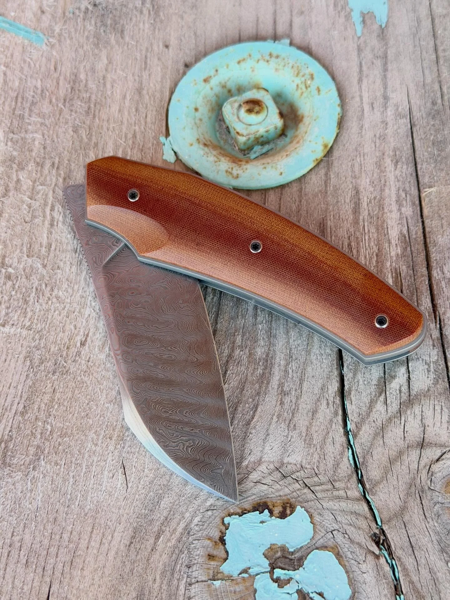 We were able to convince a good friend to sell us this cleaver style knife by @knives_david_lespect It&rsquo;s a beautiful piece with vintage brown micarta and David&rsquo;s own damas. The action, with this blade design, is as good as it gets! Thanks