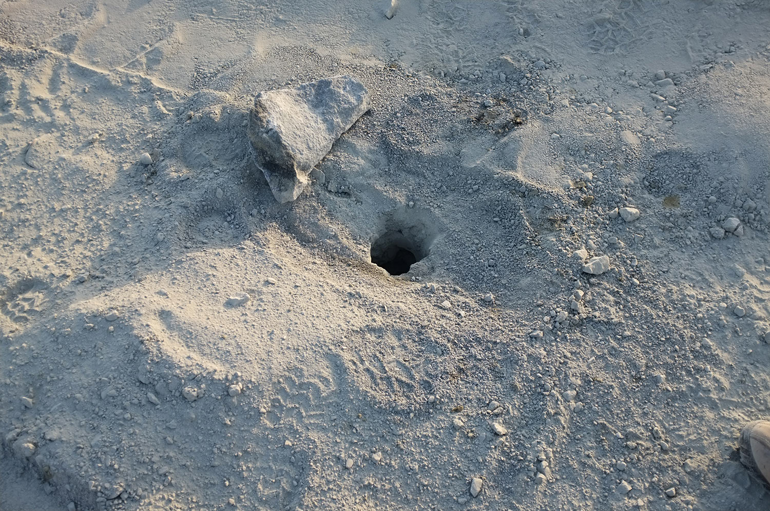  Drill hole to be filled with explosives, Quarry, Fujairah  Research image 