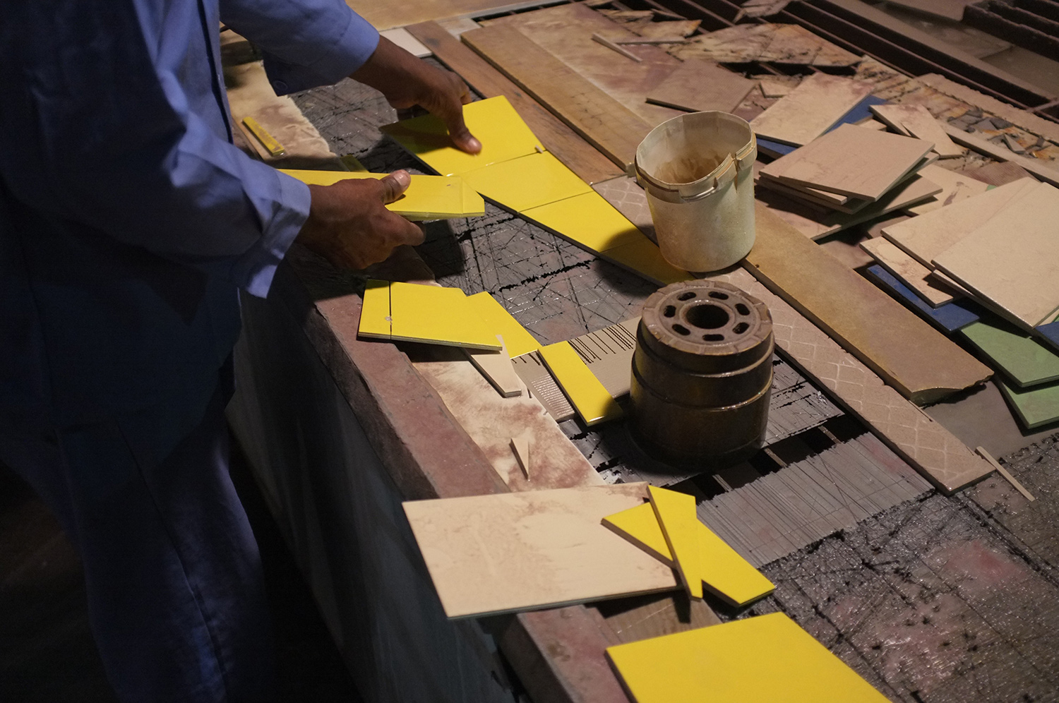  Tile cutting process      Lever L.L.C factory  Dubai, UAE   Research image 