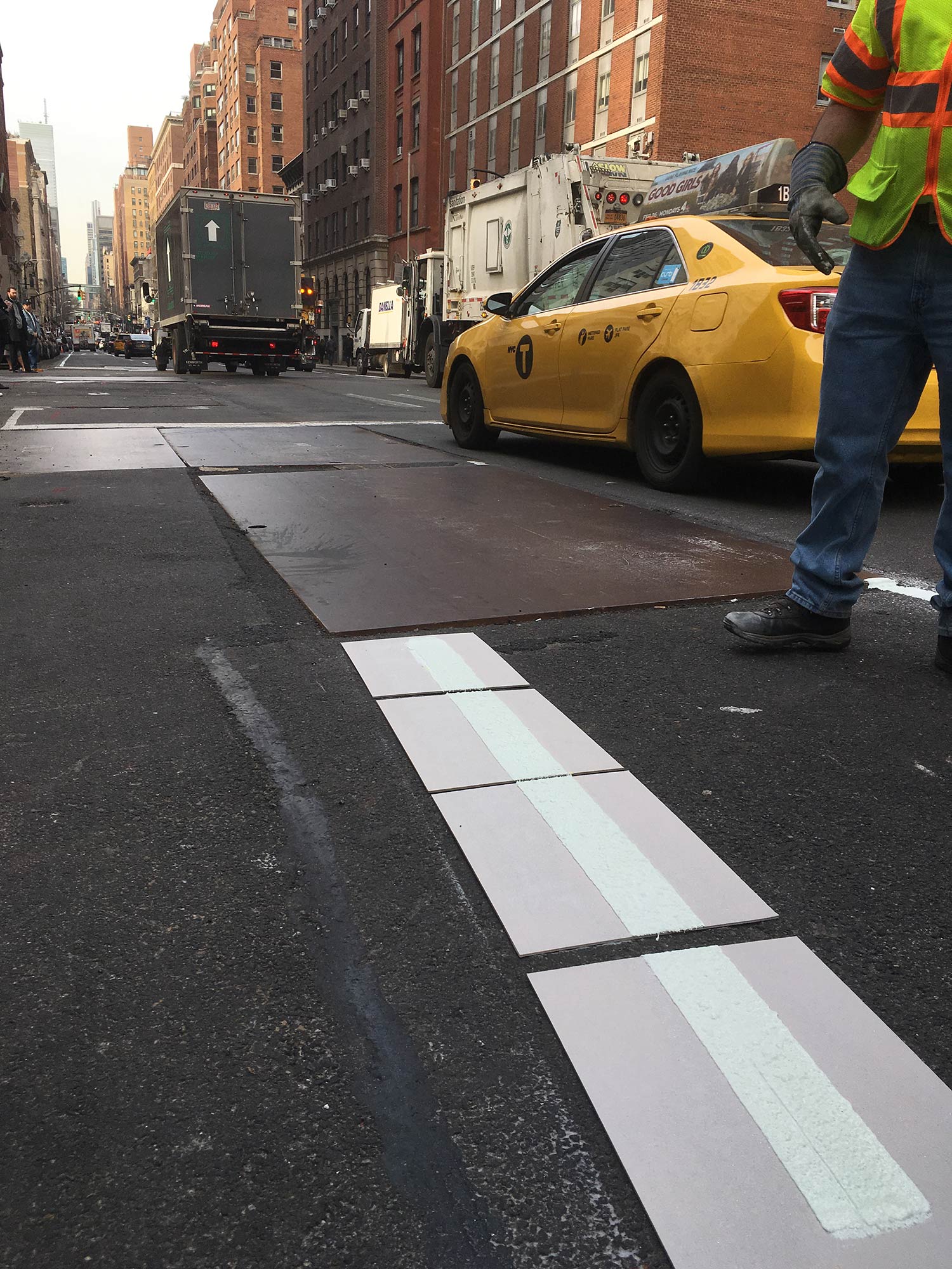  Road Marking Crew  Lexington Ave, Btw E77 St - E78 St, Manhattan, New York 