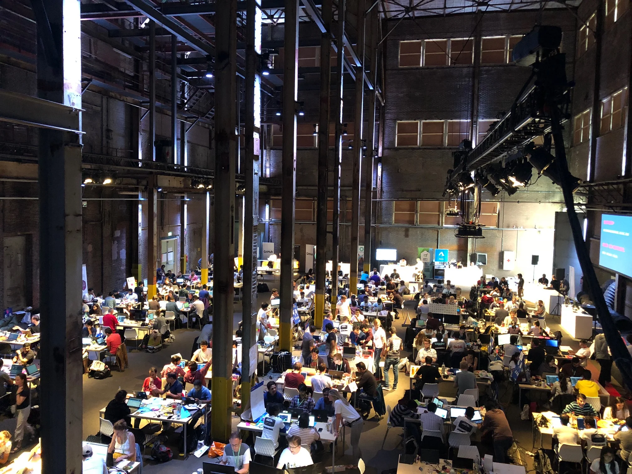 Hackathon 3.jpg