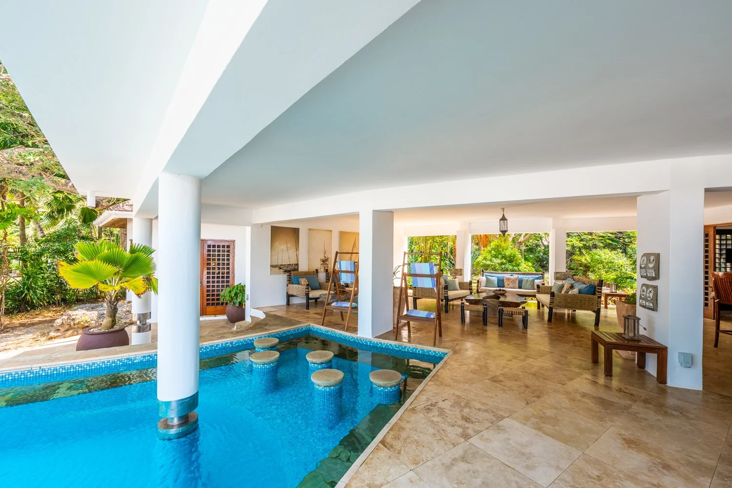 0061-Tequila Sunrise Villa 2026-_A7V3198-HDR.jpg