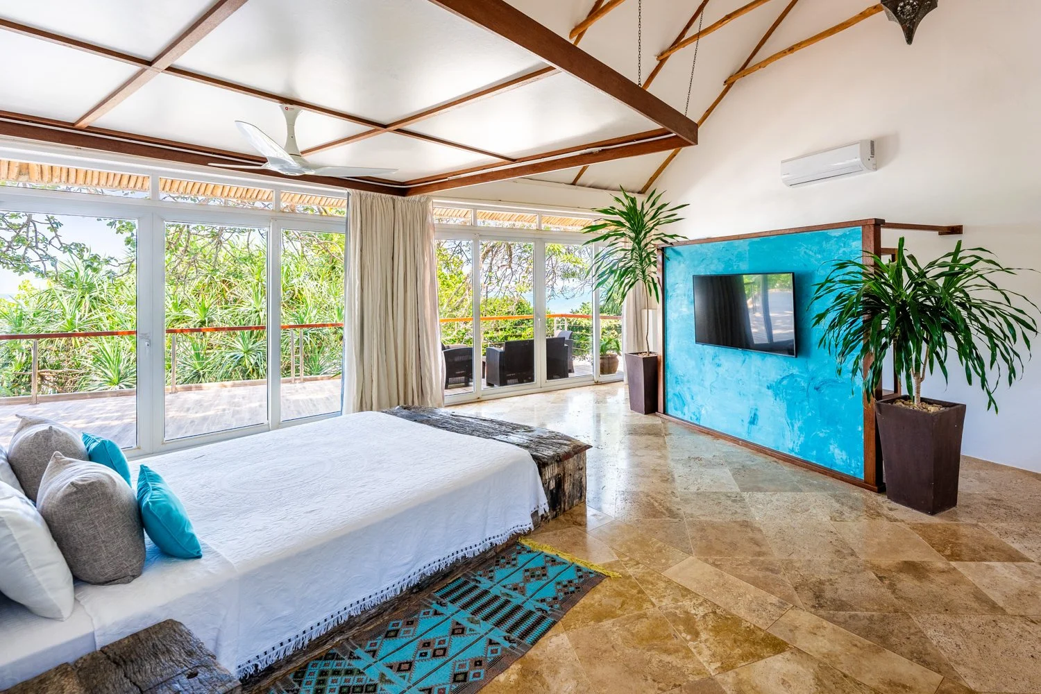0116-Tequila Sunrise Villa 2026-_A7V3507-HDR.jpg