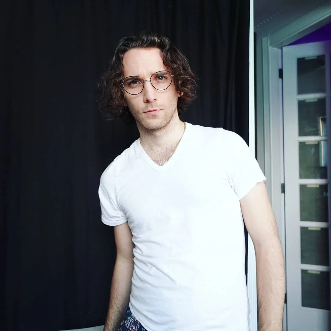 Been a while since I did anything on this app, let alone self portraits 😄

Got a new camera for the stream, it was time to test drive it on myself in my pjs.

#tenor #latinotenor #operasingersofinstagram #portrait #selfportrait #twitch #twitchstream