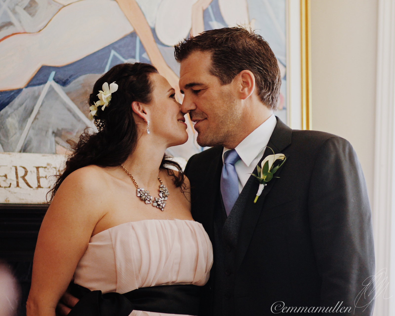 weddkiss.PNG