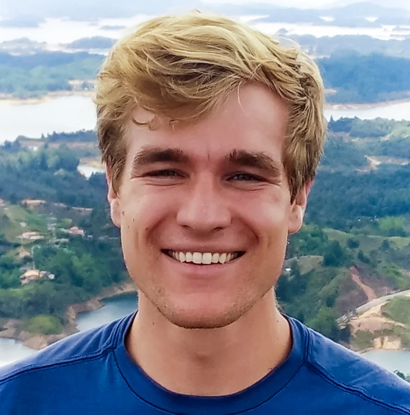 Gabriel Gonzalez_ headshot.jpg