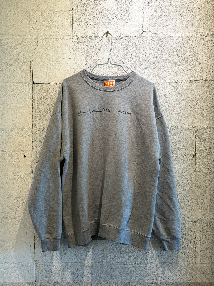 grey crewneck, front.png