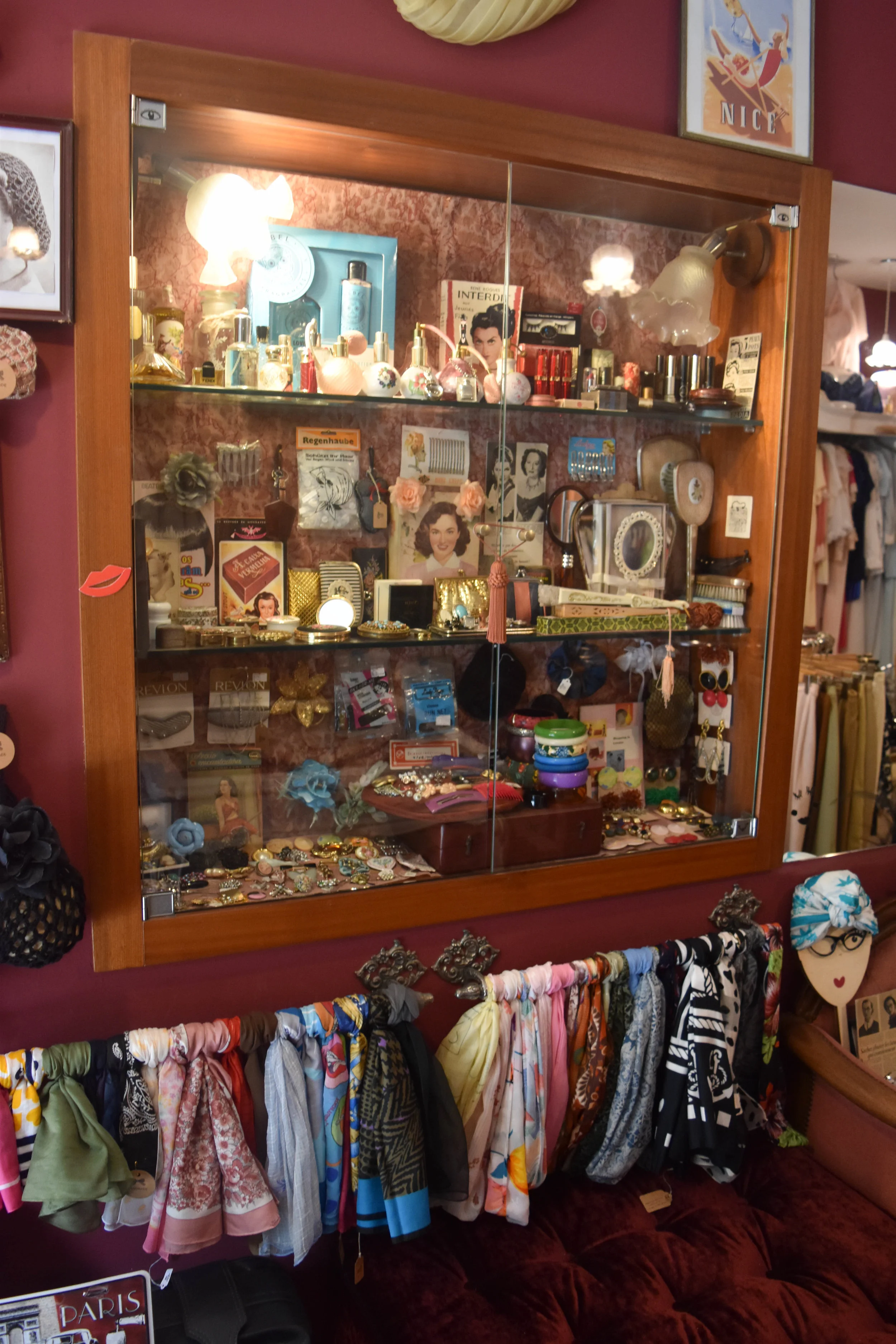 Old perfume bottles, hand mirrors, earrings, and scarves—I’d want all of these as souvenirs.