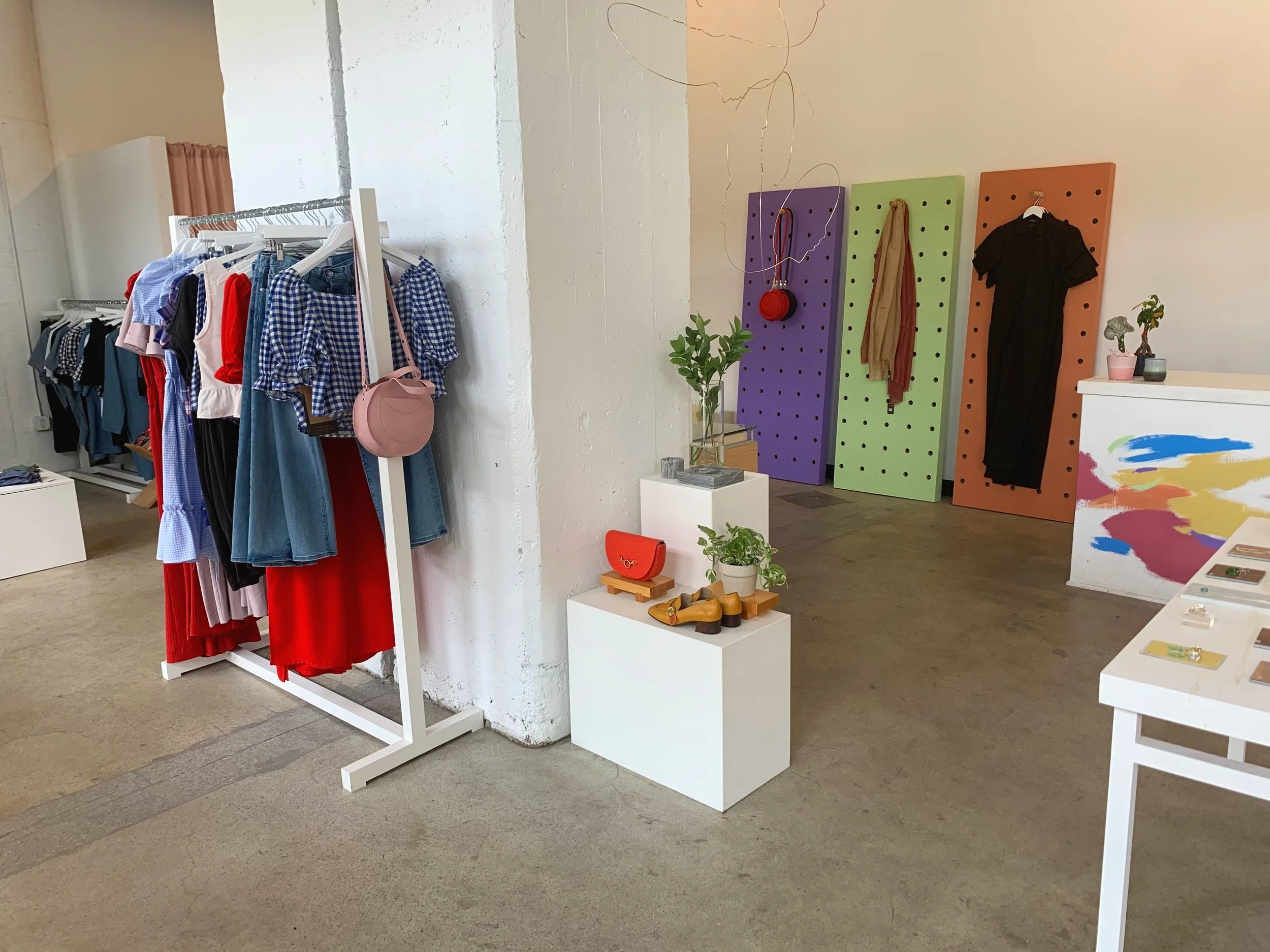 We need more pops of color in sustainable stores. Thank you, GALERIA.LA.