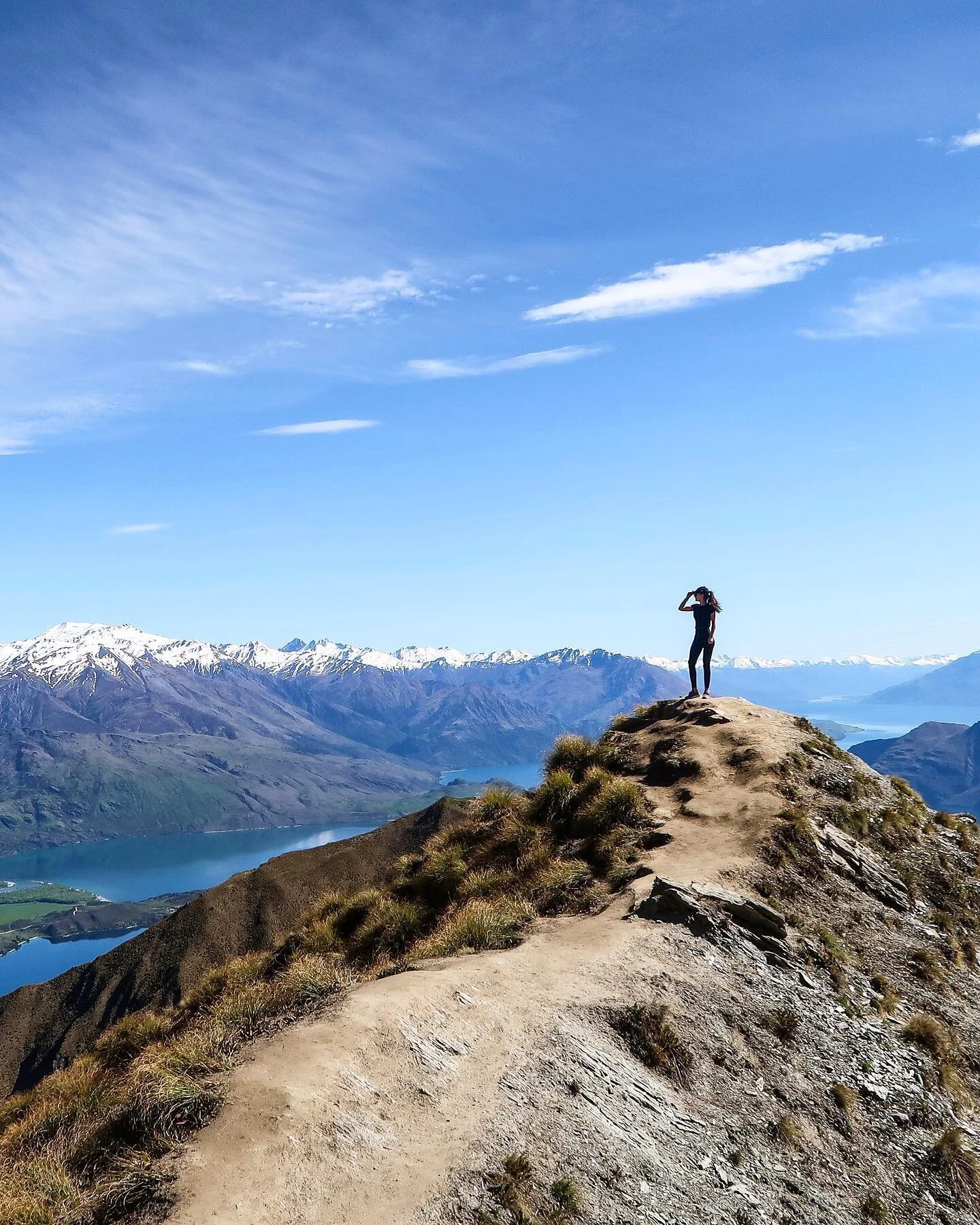 View from the top! 🙌🏼
Roys Peak - it&rsquo;s long, it&rsquo;s painful...but it&rsquo;s so worth it. 
⠀⠀⠀⠀⠀⠀⠀⠀⠀
- Set aside a full day for this hike (and perhaps a massage for the day after) because it will take a good 5-7 hours for a round trip. 
-