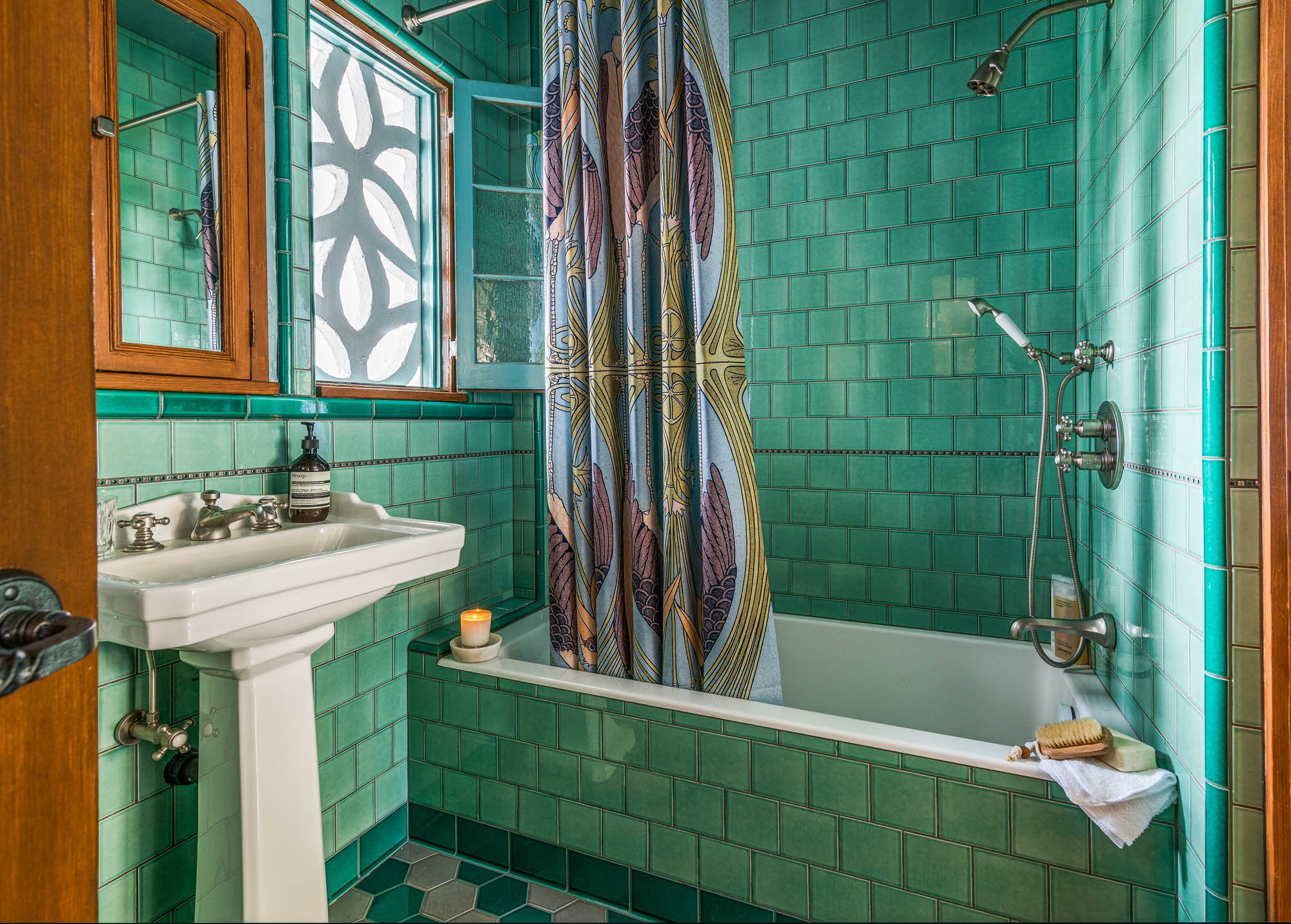 Los Feliz-Guest Bath 2.jpg