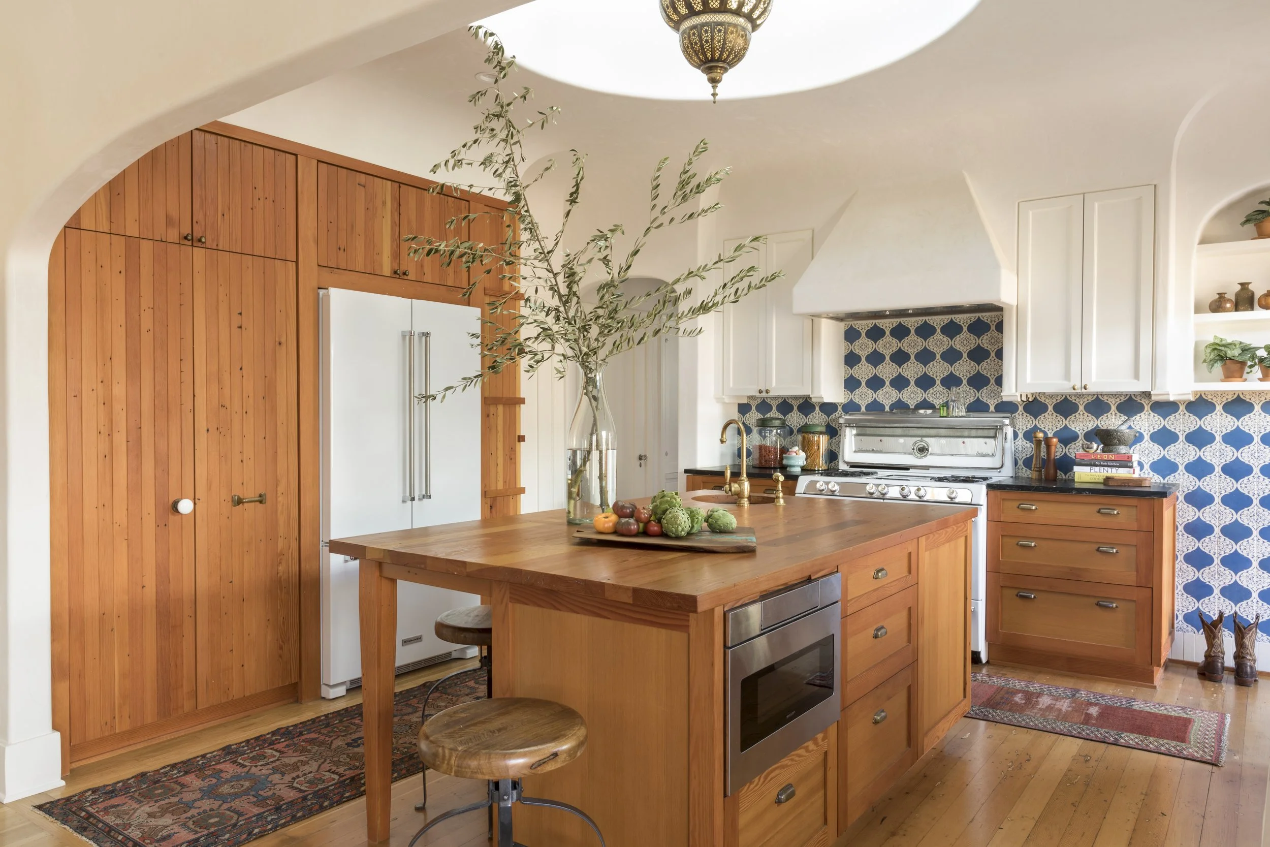 CarbonShack-The Lighten Up-02-Overall_Lisa Romerein.jpg