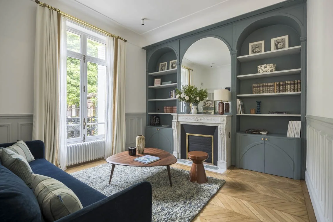 LA FAMILY ROOM