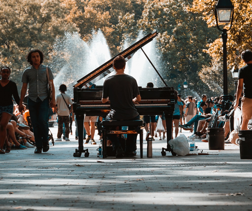 Piano player.jpg