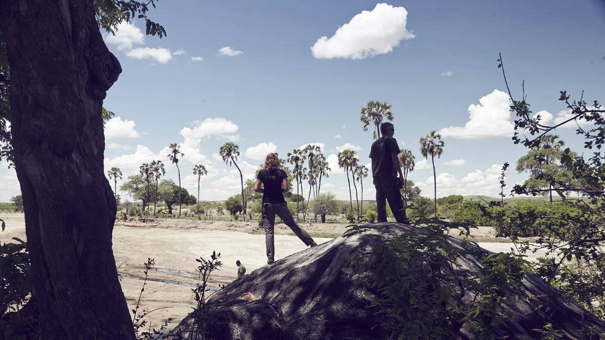 Ernst Heusser Pembe Club Tanzania BTS 5.jpg