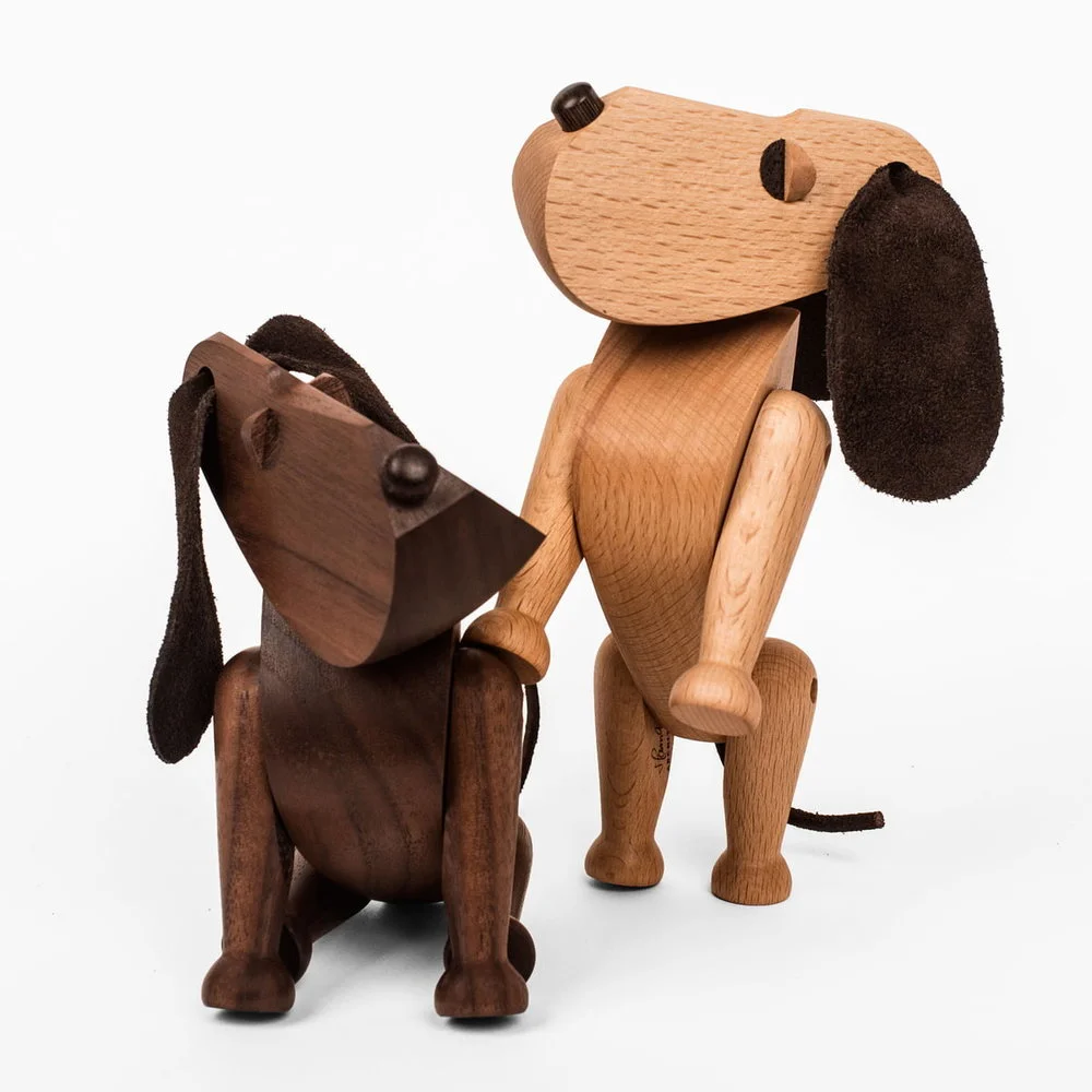 Architectmade-Holzhunde-Bobby-und-Oscar.jpg