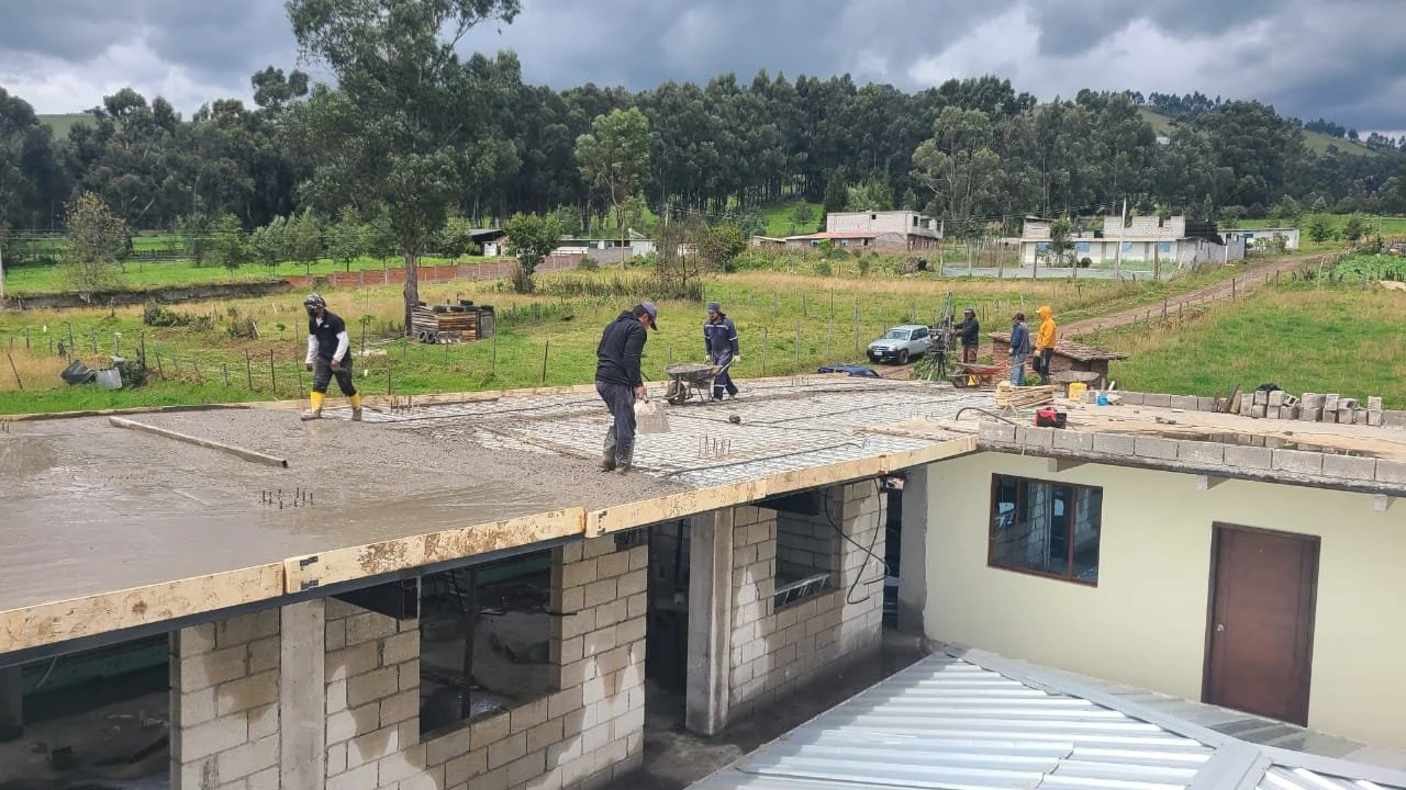The Artisan Studio has a Roof!