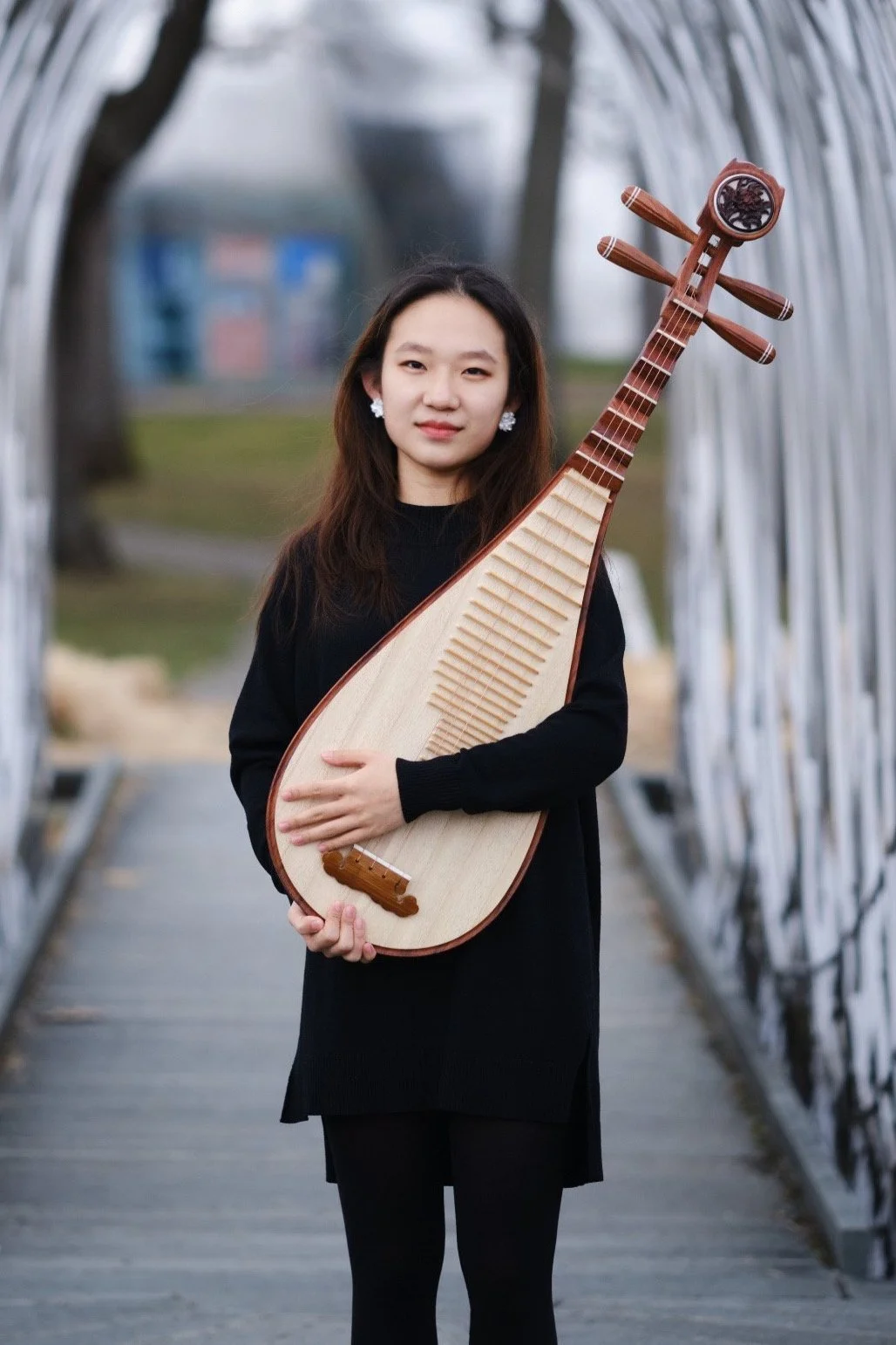 JinOu Anastasia Dong, pipa