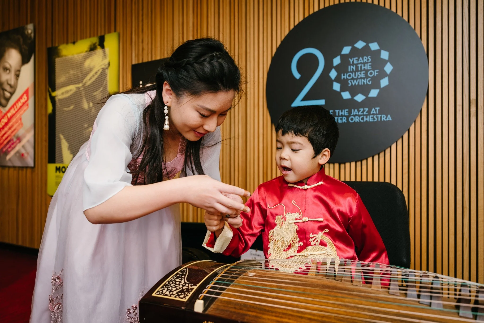 Curious about Chinese instruments and how they sound up close?

Be sure to arrive up to one hour before curtain to enjoy the ever-popular Chinese instrument demonstration and Chinese New Year activities before 𝗧𝗵𝗲 𝗦𝗼𝘂𝗻𝗱 𝗼𝗳 𝗦𝗽𝗿𝗶𝗻𝗴 conc