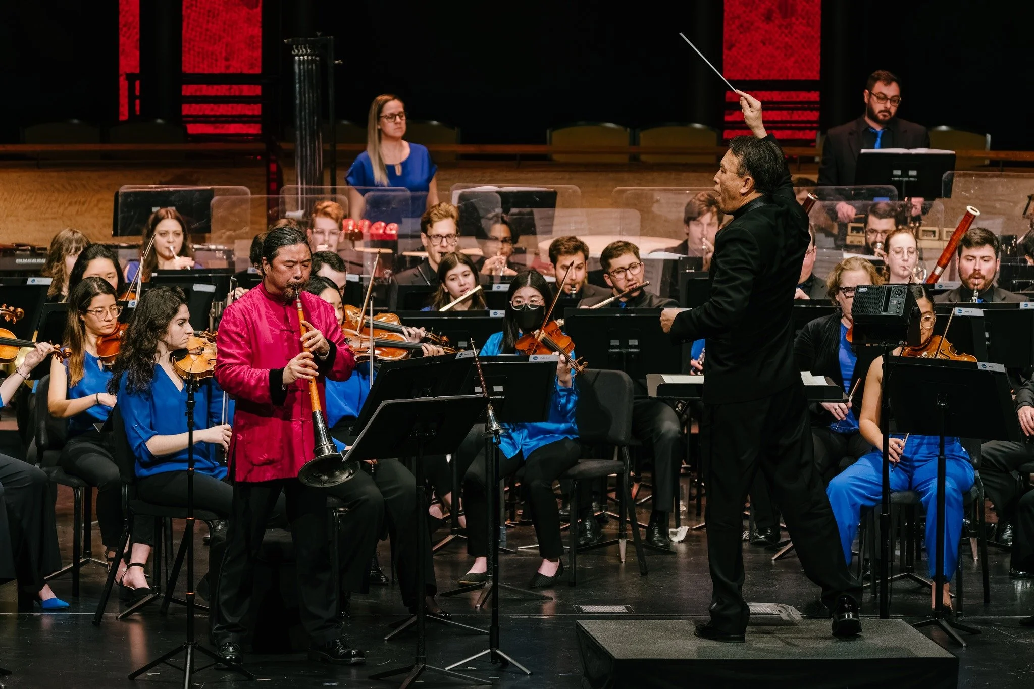 𝗧𝗵𝗿𝗼𝘄𝗯𝗮𝗰𝗸 𝘁𝗼 𝗧𝗵𝗲 𝗦𝗼𝘂𝗻𝗱 𝗼𝗳 𝗦𝗽𝗿𝗶𝗻𝗴 𝟮𝟬𝟮𝟰 🎶🧧

From vibrant orchestral sound to electrifying Chinese instrument solos, the year of the dragon&rsquo;s concert celebrated tradition and discovery, featuring erhu virtuoso Zhan