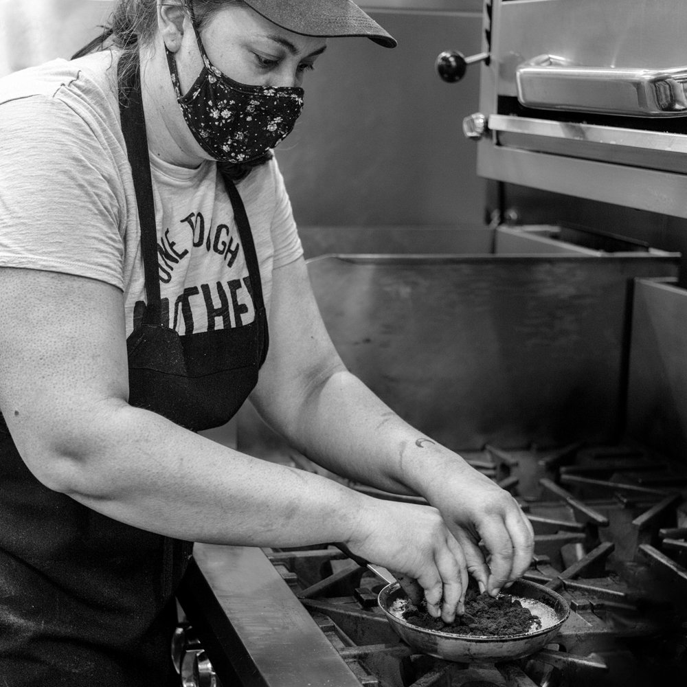 Sous-chef Michelle preparing the dessert special at the Dilly Duck Shop, Norwalk, CT, USA