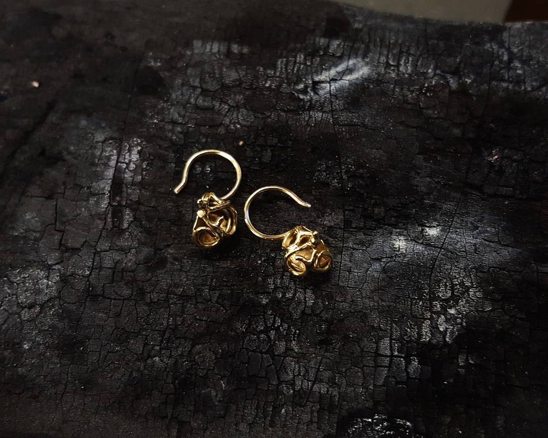  “ Scroll Earrings ”  18k yellow gold 