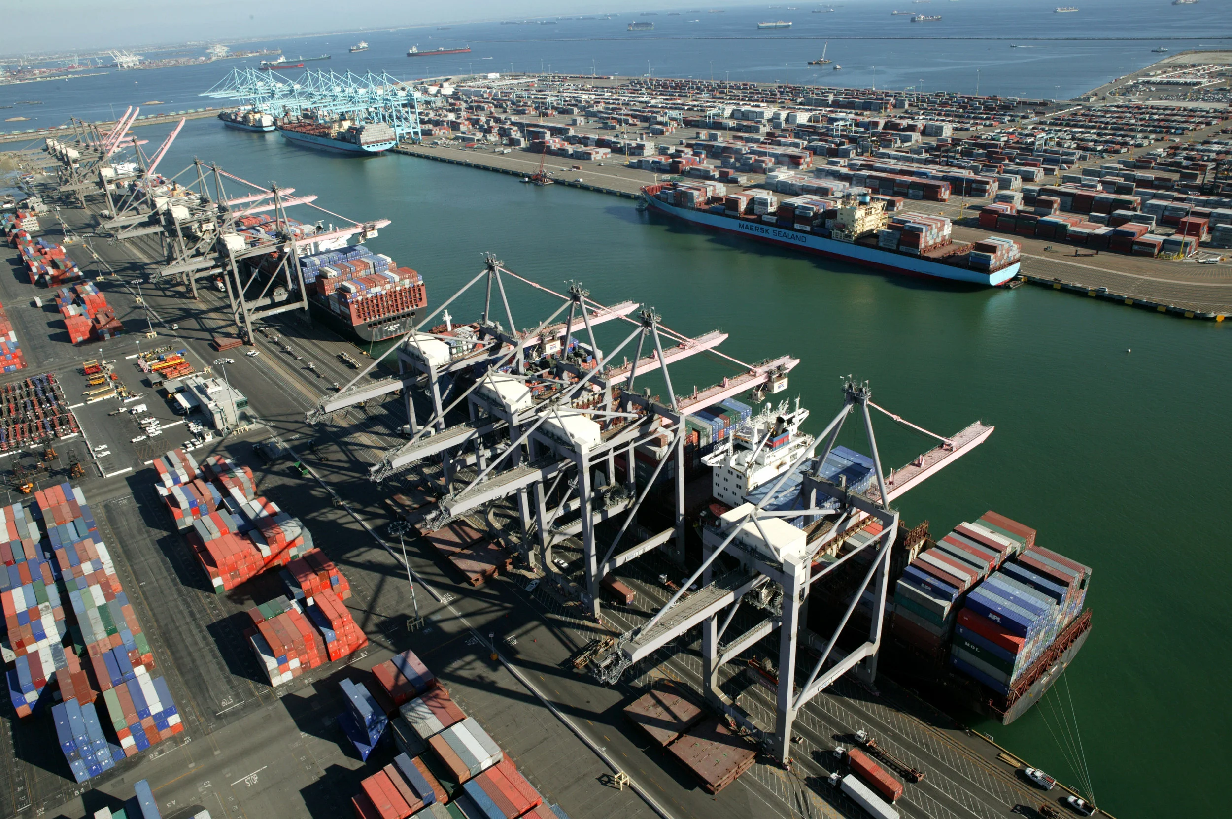 Pier 300_400 Container Terminals.jpg