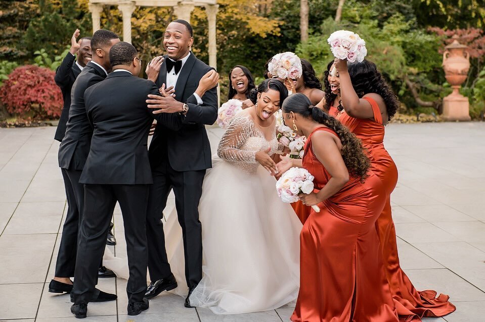 Hoping your weekend is filled with as much fun and love as this bridal party ❤️.
.
Bride: @naturally_d_
Groom: @vitalnme
Venue @crystalplaza
Planner @only1_meme_
Flowers @sugarrosegardens
Makeup @mclbelglam
Hair @beautifullyyou.chantu
Veil @sugarrose