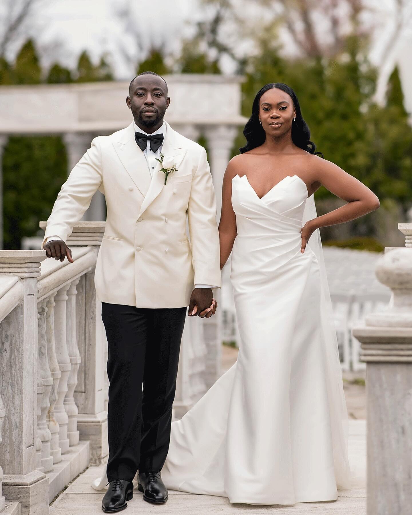 1 amazing couple, 4 stunning outfits, lots of amazing family &amp; friends and tons of unconditional love. Congratulations Adanna &amp; Nana.
.
Bride: @_adannao 
Groom: @udnana
Venue: @merion_caterers
Wedding Coordinator: @simpleeventsbyvictoria
Deco