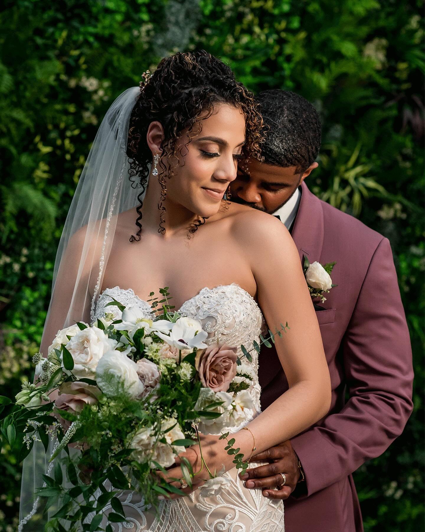 One week down, forever to go ❤️.
.
Bride: @lovelygracex3
Groom: @jays0nj0hns0n
Venue: @peronafarms
Makeup: @thekeylookllc
Photography: @sherondaphoto
Videography: @hak_weddings
Photobooth: @instaglamourphotobooth