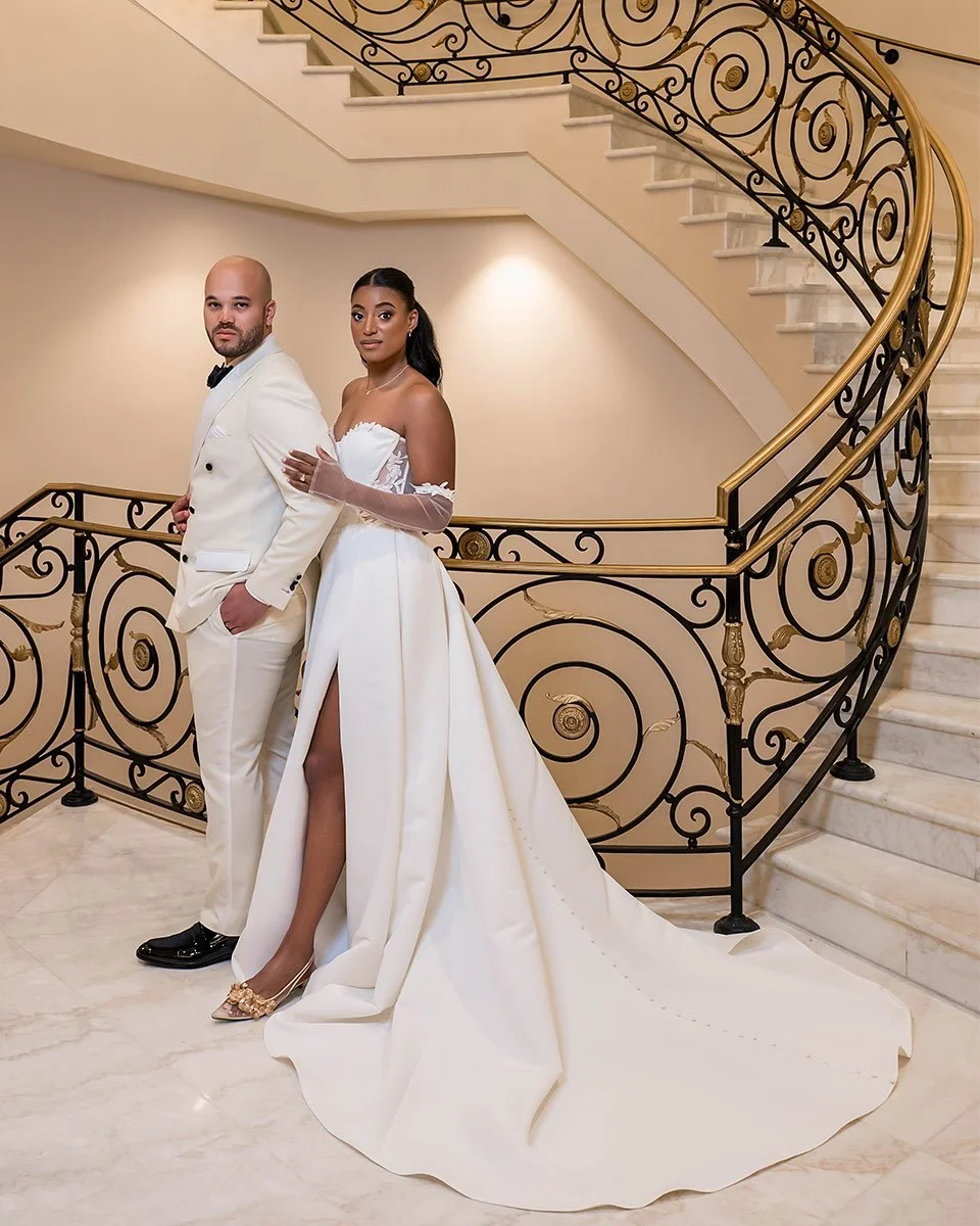 Leslie-Anne &amp; Devon 💍 
.
Bride: @leslieadess
Groom: @devondulin
Venue: @mansiononmainstreet
MUA: @irobincredible
Hair: @glammedby_alisha
Photography: @sherondaphoto
Videography: @tmt.weddings
Floral: @antonsflorist
Photobooth: @instaglamourphoto