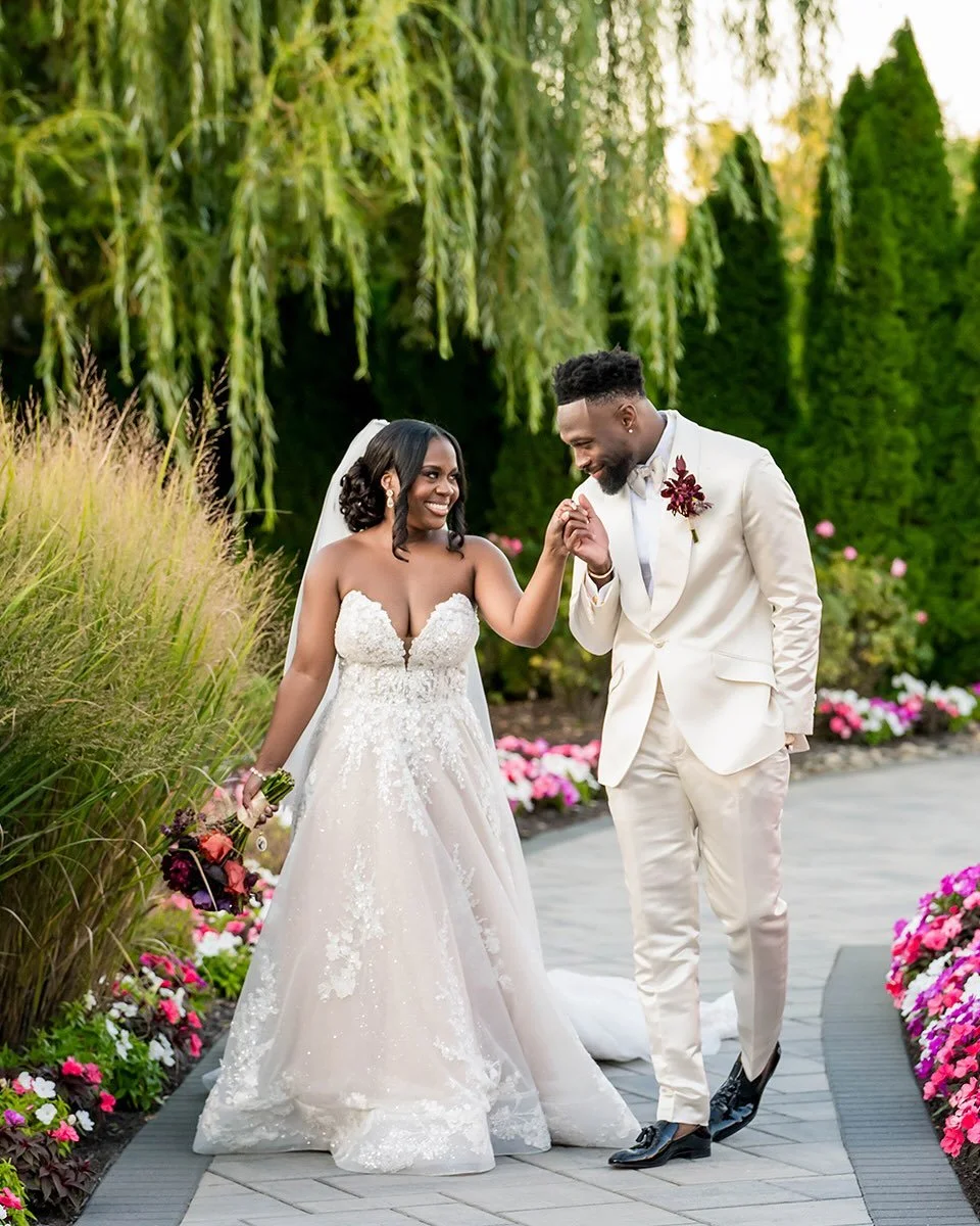 Dominique &amp; Zack 💍.
.
Bride: @_domburton
Groom: @_zoburton_
Venue: @mansiononmainstreet
Planner: @decourtceyevents
Floral: @afloraldesignspa
MUA: @feliciagrahambeauty_
Hair: @nessthehairstylist
Photography: @sherondaphoto
Videography: @mikeokafo