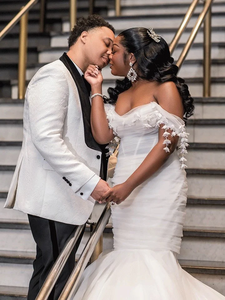 This is the kind of love you don&rsquo;t just see, the kind you feel.
.
Bride: @g_nicole_b
Groom: @bgp_rob
Vevnue: @cescaphe
Hair: @crownedbyking
MUA: @_makeupbychloee_
Planning: @tiffanychalkevents
Florist: @matlackflorist
Photography: @sherondaphot