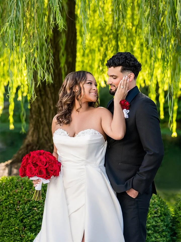 A celebration that felt every bit as beautiful as it looked.
.
Venue: @mansiononmainstreet
Bride: @bodaciousbret
Florist: @alishasimone_
MUA: @bridalbyearlie
Photography: @sherondaphoto
Videography: @enchanted_celebrations
DJ: @tristategreatpro
Photo