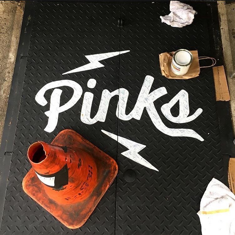 That day I sat in paint 🎨👖 @pinksnyc 
.
.
#handpaintedsigns #newyorkcitylife #alwayshandpaint #barlifenyc #signart #caution #signpainter #customsigns #signmaker #signofthetimes #signgeeks #bulkhead #arttherapy #idontworkhere #drawsomething #handpai