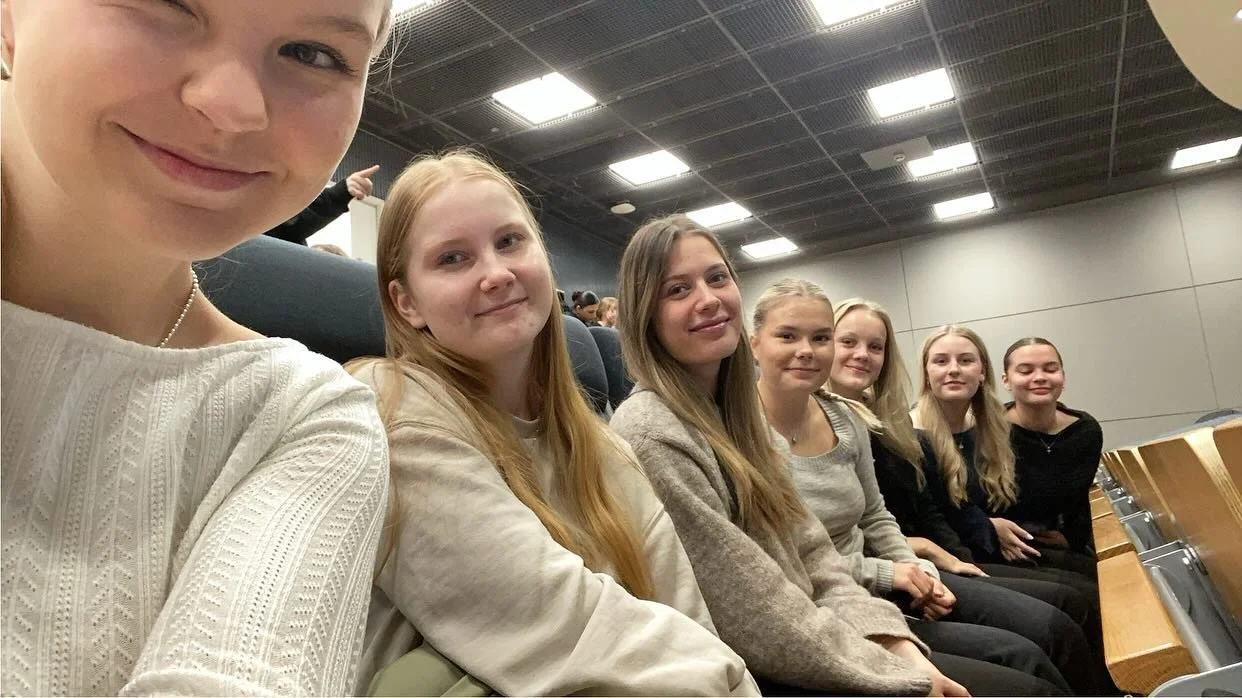 Meid&auml;n abit t&auml;n&auml;&auml;n @uniturku Hakijan p&auml;iv&auml;ss&auml; tutustumassa opintotarjontaan, kampukseen ja opiskelijael&auml;m&auml;&auml;n.