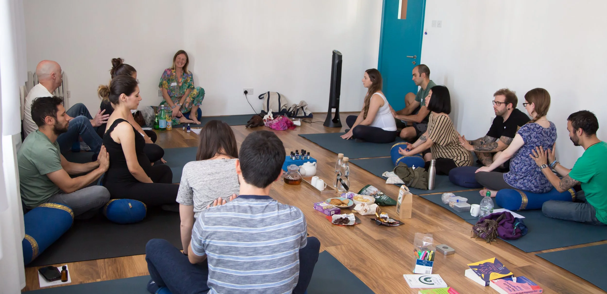 Nissa Moger The Hypnobirthing Midwife in Group Hypnobirthing Class London pregnancy massage.jpg