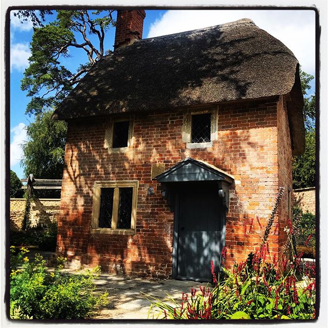 ......and can I mention the Gardeners Cottage if you fancy a home made ice cream.

#gardenerscottage #thenewtinsomerset #castlecary #perfectforone #gardens #estate #icecream #architecture